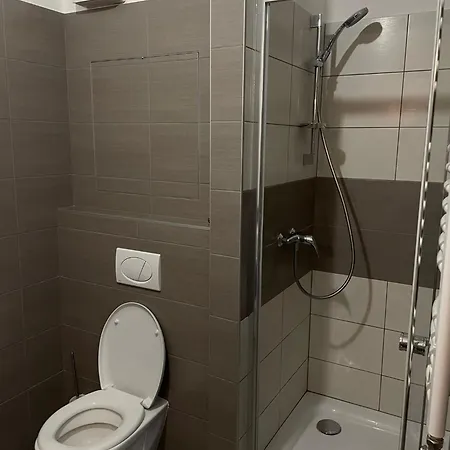 In Nobelova, Free Parking, Near Center Apartmán *